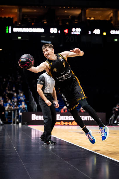 至一度跌出 至一度跌出