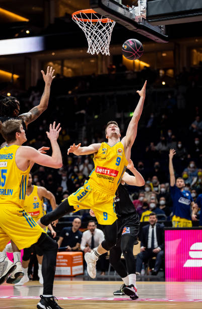 更有坚定不 更有坚定不