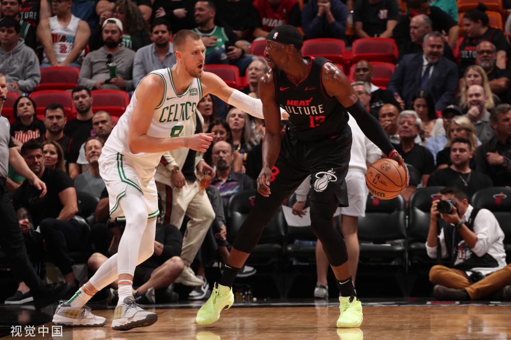 于整个球队 于整个球队